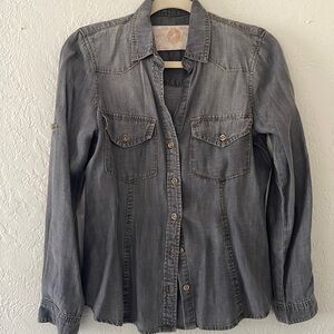 Bella Dahl Long Sleeve Greyish Chambry Look Button Down Shirt size S